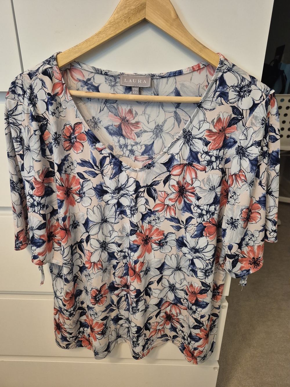Laura Floral V-Neck Short Sleeve Tee in White, Blue & Coral